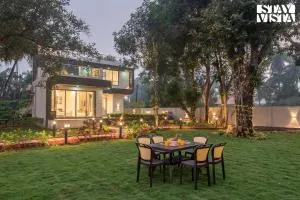 Cashew Creek by VEO - Part of StayVista with Pool & WiFi - Nagaon