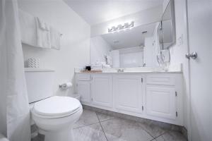 108 Fully Furnished 1BR Suite-Prime Location