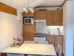 Appartement T3 chaleureux avec balcon et accès spa - FR-1-807-62