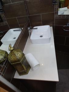 Indulgent Escape, Jet Bath, Stunning Views Boma Firepit -Retreat from the City