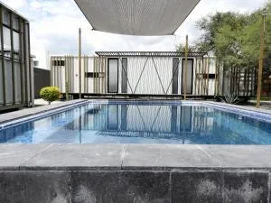 L W H Hotel & Glamping Container Park - San Carlos