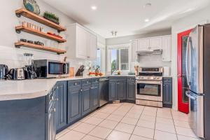 EmeraldRidge Retreat - 180 Degree Amazing View & Firepit & BBQ