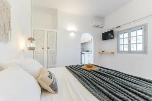 NAXOS BEACHWALK Studio