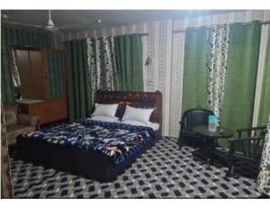Hotel Ameera , Munawara Abad, Srinagar