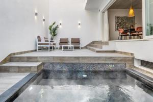 Heated Pool Luxury in Pembroke St Julians