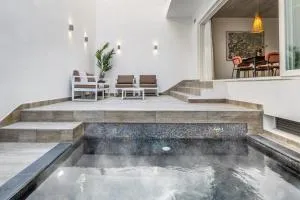 Heated Pool Luxury in Pembroke St Julians - Пемброук