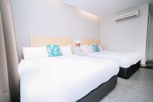 Swing & Pillows - Subang SS15