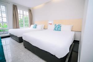 Swing & Pillows - Subang SS15