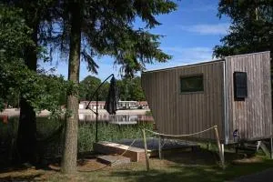 Sleep Space 3 - Green Tiny Spot Friesland - Шортенс