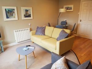 Bowness On Windermere, Excellent Apartment For 4 With Parking