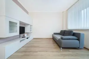 Retkinia Homely Apartment - 罗兹省康斯坦丁努夫