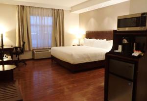 Days Inn & Suites by Wyndham Fort Saskatchewan