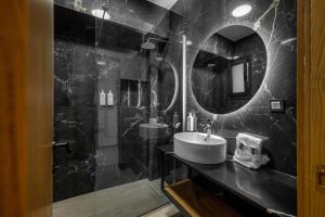 Cens Gold Luxury Suites