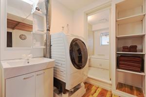 V Close to Shinjuku Kabukicho Korean Town FrWIFI K