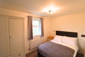 Gorgeous 3 Bedroom 2 Bathroom Family Home