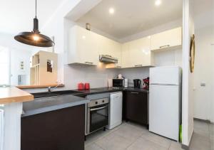 Beautiful & spacious 2 bed Apt near Nice Center