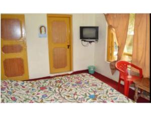 Adnan Palace Hotel, Near Laripora, Pahalgam