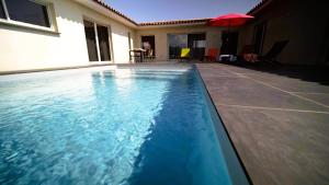 Villa Suarticcia, 6 pers, piscine chauffée, 3 min plage en voiture