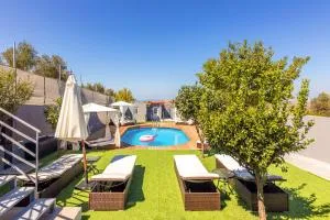 Istamnos Villa with Shared Swimming Pool - Gálipe