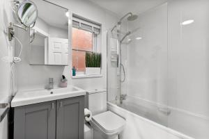 Charming House in Wakefield - Sleeps 6