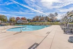 Lakefront Retreat in Badin Shores Resort home - Albemarle