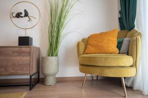 Stylish Metaxourgio 3 pers apart by MPS