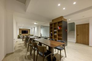 Cens Silver Luxury Suites