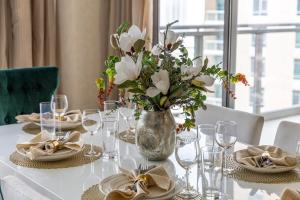 Frank Porter - The Residences Tower 8