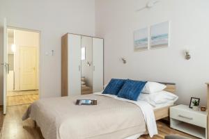 Urban Lights Apartment in Downtown Budapest