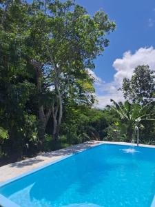 Casa tipo colonial com piscina