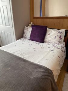 ROOM with SHOWER, TOILET and KITCHENETTE