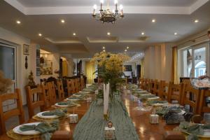 Vila Lac - Ecohotel - Domeniul Sarulesti by the Lake