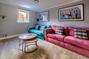 Cosy 4 Bedroom Home In Glasgow City - Free Parking