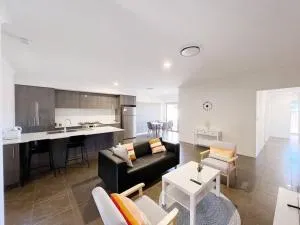 Luxury New Home-Beach-CBD Park - 卡弗舍姆