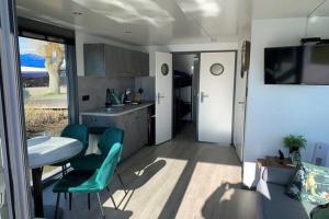 Winter at our comfi Houseboat "Tulip"