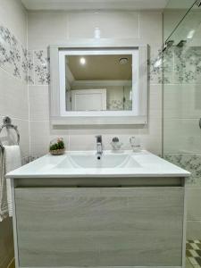 Accommodation Front - Extraordinary 6 Sleeper Overlooking The Ocean