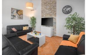 2 Bedroom Awesome Home In Porec 