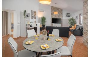 2 Bedroom Awesome Home In Porec