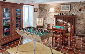 Maisons de vacances Nice Home In Plouguerneau With Wifi : photos des chambres