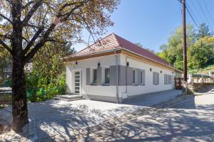 Nemes Apartment The Great - Petite - Happy Rentals