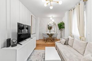 Balkon I Parkplatz I 5 Minuten zum Einkaufszentrum I schnelles WLAN