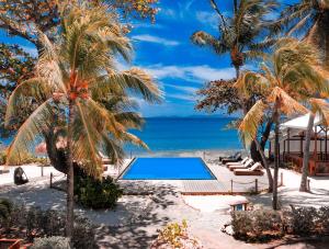 Bequia Beach Hotel - Luxury Bo..