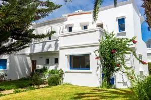 Charmant Duplex près de la plage - Схират