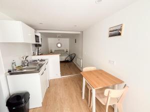 Appartements Le Petit Thau - Studio - Wifi : photos des chambres