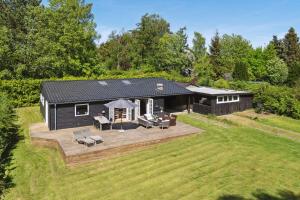 Lovely Secluded Cottage In Dronningmølle