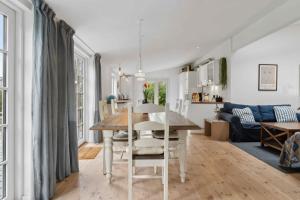 Lovely Secluded Cottage In Dronningmølle