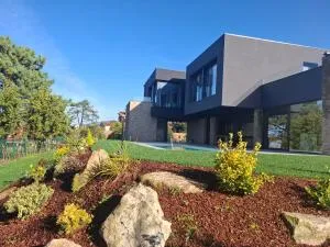 Chalet de lujo con piscina cercano a la playa - 尼格兰