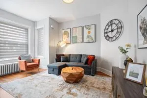 Columbia Heights Townhouse - Adelphi