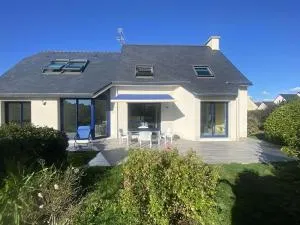 Maison lumineuse 3 étoiles, proche plages, 4 chambres, terrasse et jardin à Beg-Meil - FR-1-481-84 - 富埃南