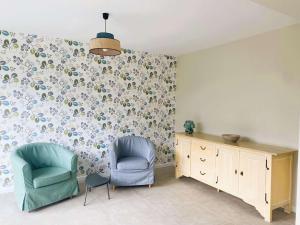 Maison lumineuse 3 étoiles, proche plages, 4 chambres, terrasse et jardin à Beg-Meil - FR-1-481-84